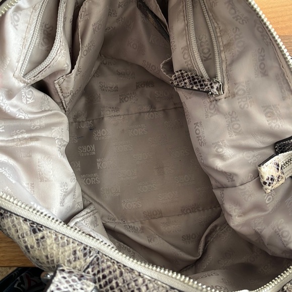 Lululemon Top. Gently used side has small rip not - Picture 7 of 15